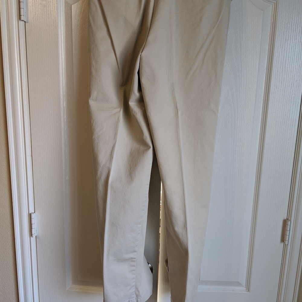 Dockers - Picture 3 of 3